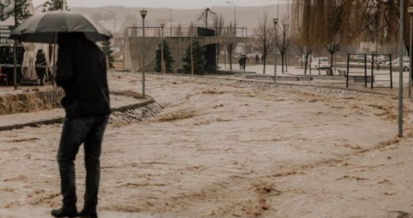 Vërshimet në Kosovë mbahen nën kontroll, disa zona me vështirësi