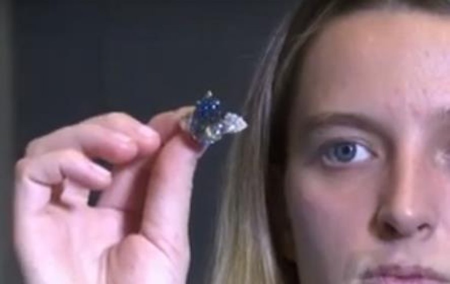 ‘Bleu Royal’, diamanti blu shitet në ankand për 44 milionë dollarë