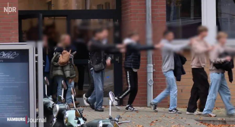 Në dy shkolla të Hamburgut kërcënojnë mësuesit, 400 policë u angazhuan për të arrestuar katër nxënës