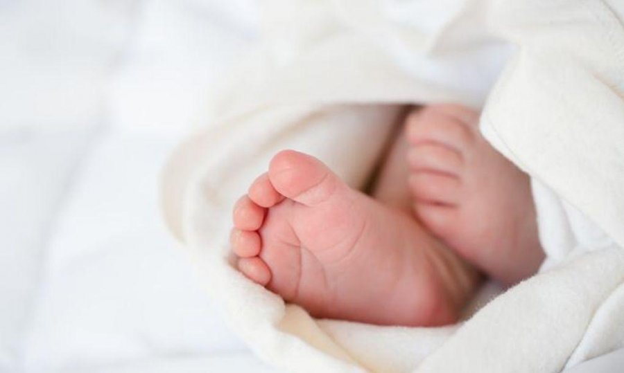 Foshnja e braktisur ndërroi jetë, reagon materniteti publikon shkakun e vdekjes