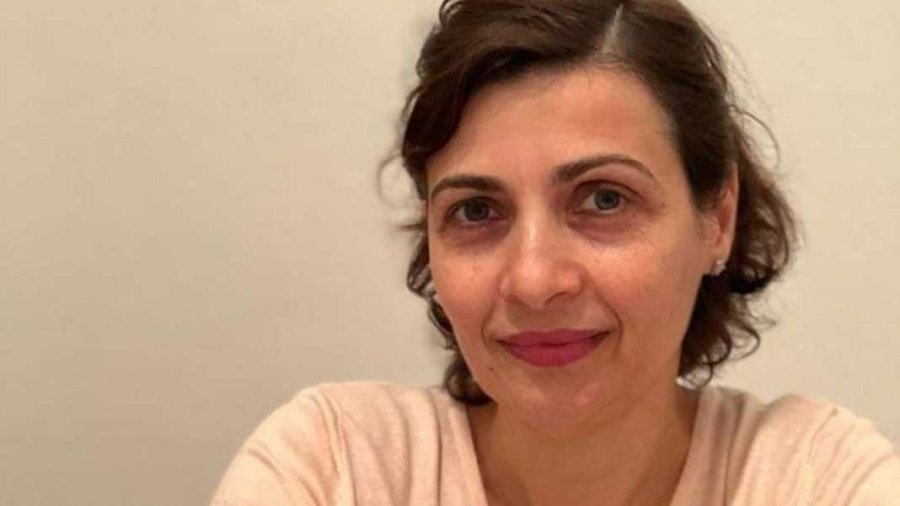 Edukatorja Dehima i qëndron versionit të saj: Vajza u dëmtua te krevati