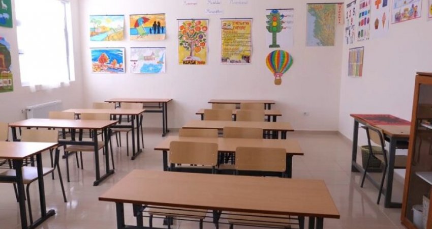 Furnizimi i nxënësve me tekste shkollore, MASHTI pa vendim zyrtar
