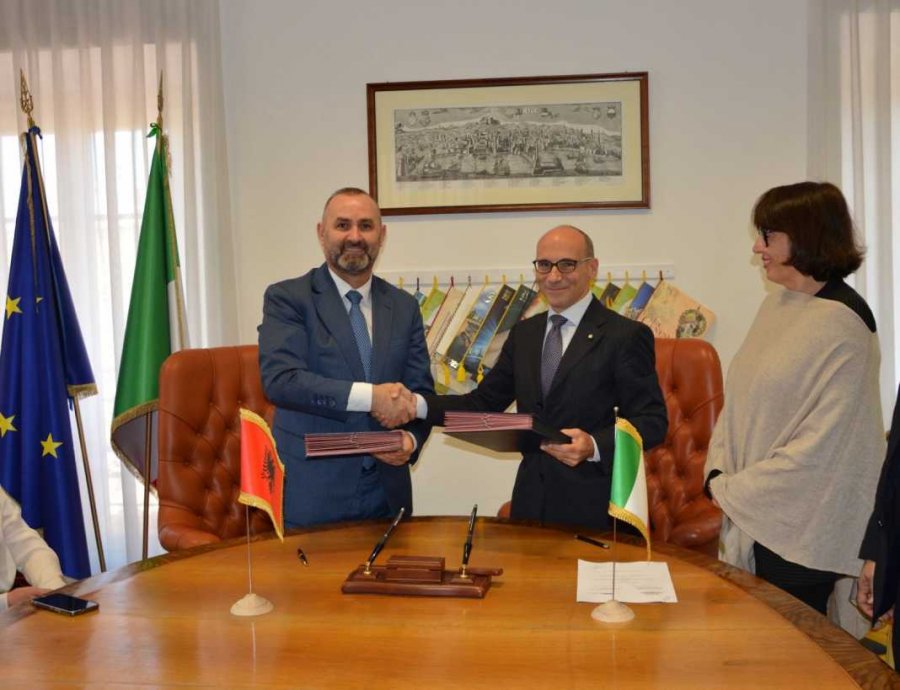 Shqipëria nënshkruan marrëveshjen me Agjencinë Kombëtare Italiane Antikorrupsion