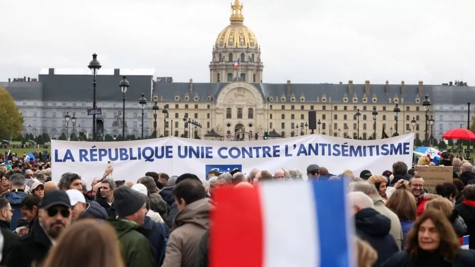 Marshimi francez kundër antisemitizmit trondit fuqishëm të djathtën dhe të majtën
