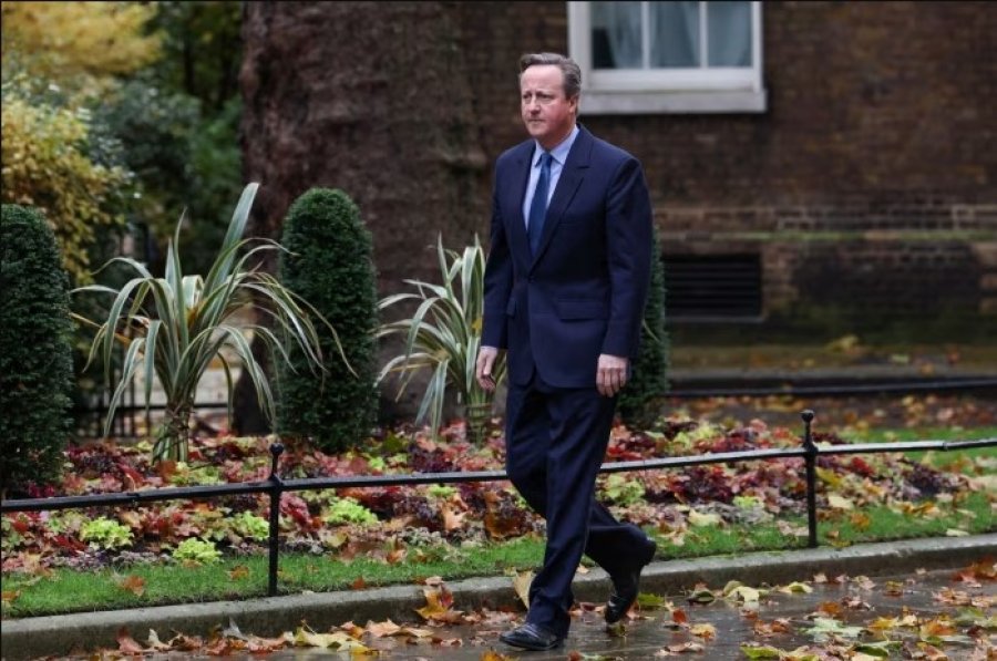 Rikthimi i bujshëm: David Cameron bëhet Sekretar i Jashtëm i Britanisë