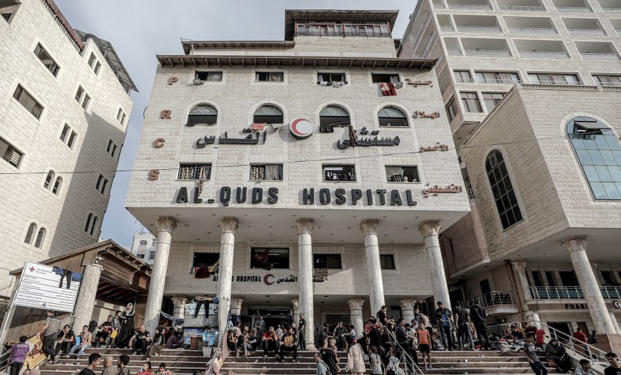 Stafi i Gjysmëhënës së Kuqe e Palestinës ka mbetur i bllokuar në spitalin Al-Quds