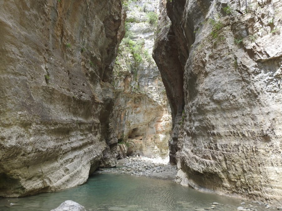 Jo vetëm bukuri, por edhe rrezik nga kanioni i Langaricës, 46 turistë të bllokuar për 1 muaj