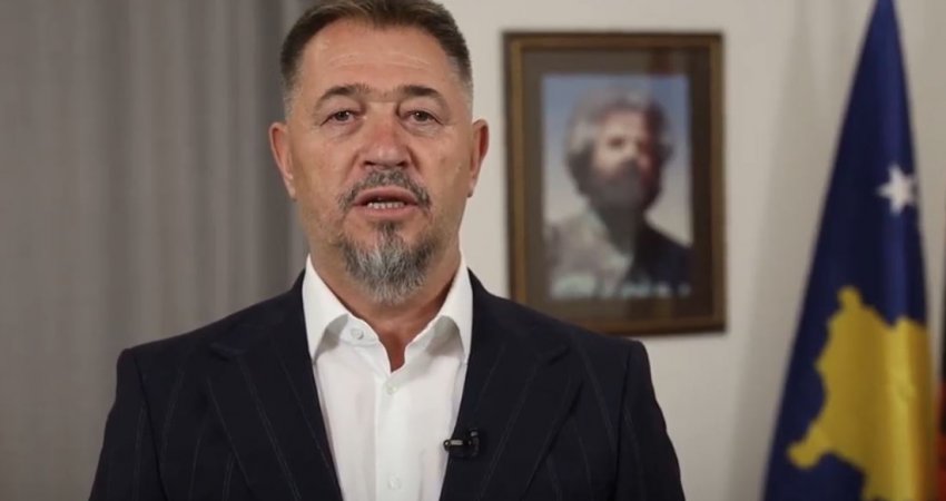 Sami Lushtaku përfshihet në rrahje me kryetarin e VV-së në Skenderaj, Hysni Mehanin