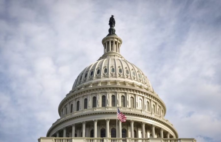 Kongresi amerikan shmang mbylljen qeveritare