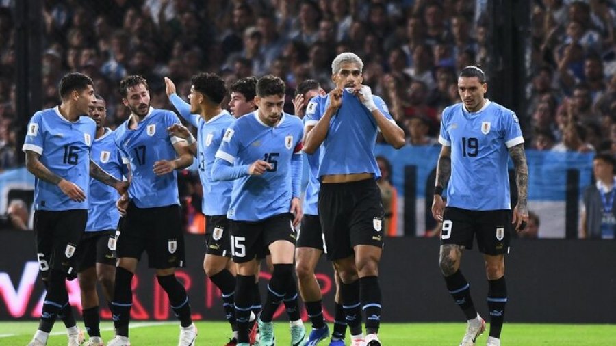 Uruguai ‘trondit’ Argjentinën, Kolumbia i shkakton Brazilit humbjen e radhës