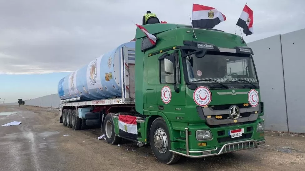 Izraeli vendos të lejojë 2 kamionë me karburant në ditë që të hyjnë në Gaza