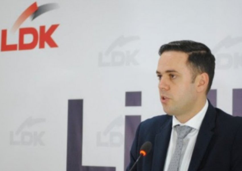 Abdixhiku ngushëllon familjet e tre fëmijëve që vdiqën tragjikisht në Gjakovë