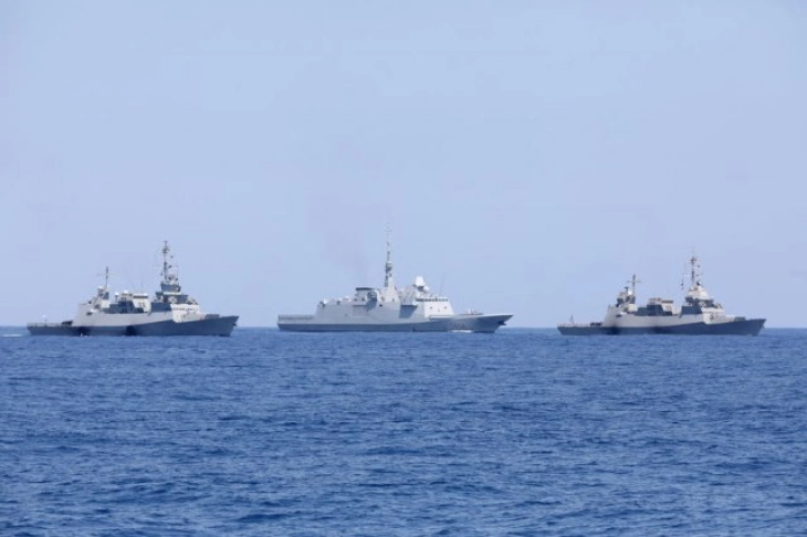 'Pasoja globale'/ Izraeli akuzon rebelët Houthi se kanë rrëmbyer anijen me 25 veta në Detin e Kuq  