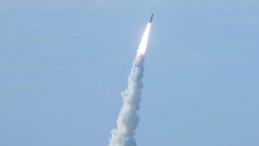 Franca teston raketa balistike me rreze të gjatë 'për të rritur parandalimin bërthamor'