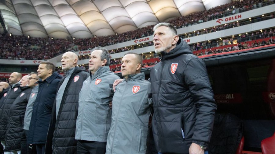 Vendimi i papritur/ U rendit pas Shqipërisë, jep dorëheqjen trajneri i Çekisë