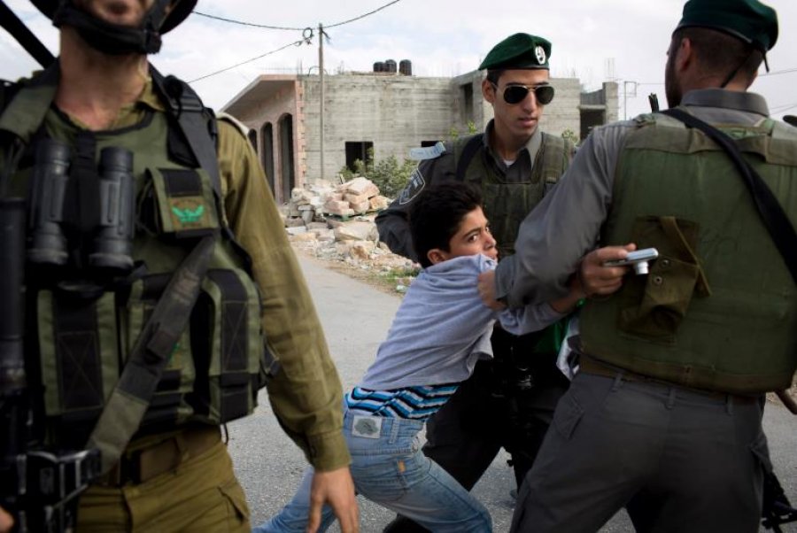 Izraeli publikon listën e palestinezëve që do të shkëmbejë me Hamasin, kryesisht adoleshentë
