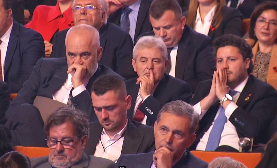 Çfarë duhet të thoshin dhe çfarë thanë liderët e dështuar të shqiptarisë në Kongresin e 11 të Partisë së Punës së Shqipërisë