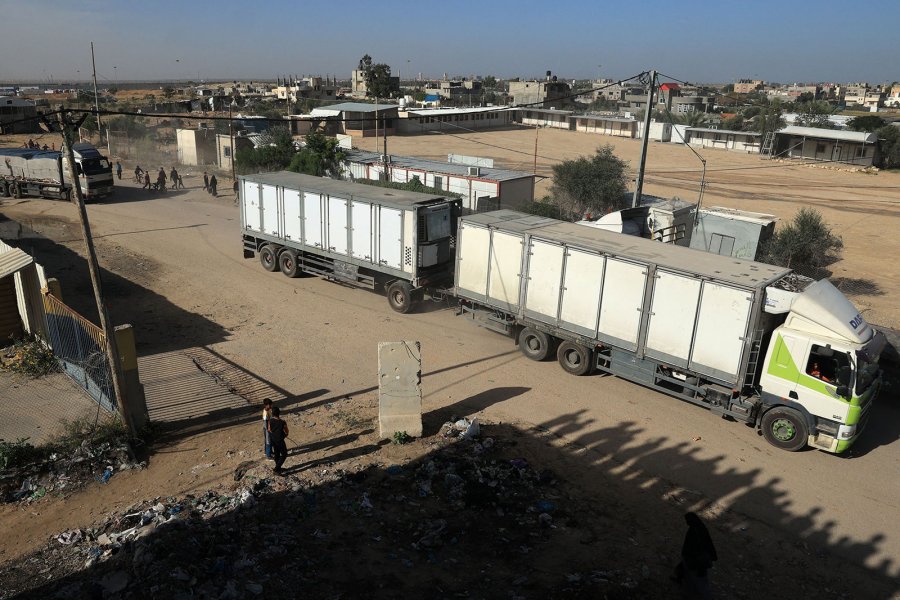 Egjipti: 90 kamionë me ndihma kanë hyrë në Gaza përmes kufirit Rafah