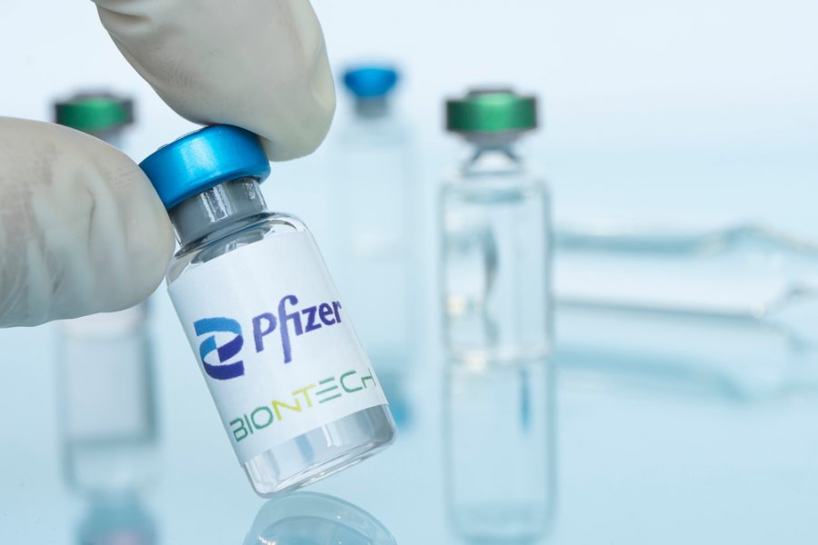 Pfizer hedh në gjyq Poloninë për vaksinat e Covid