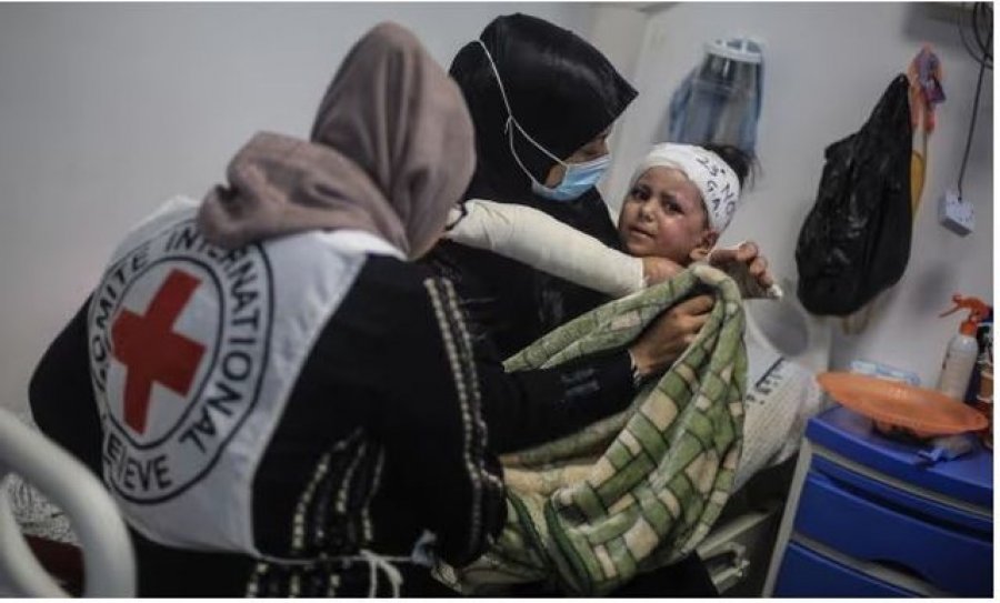 13 pengje me kombesi izraelite dërgohen në spital për ekzaminime mjekësore