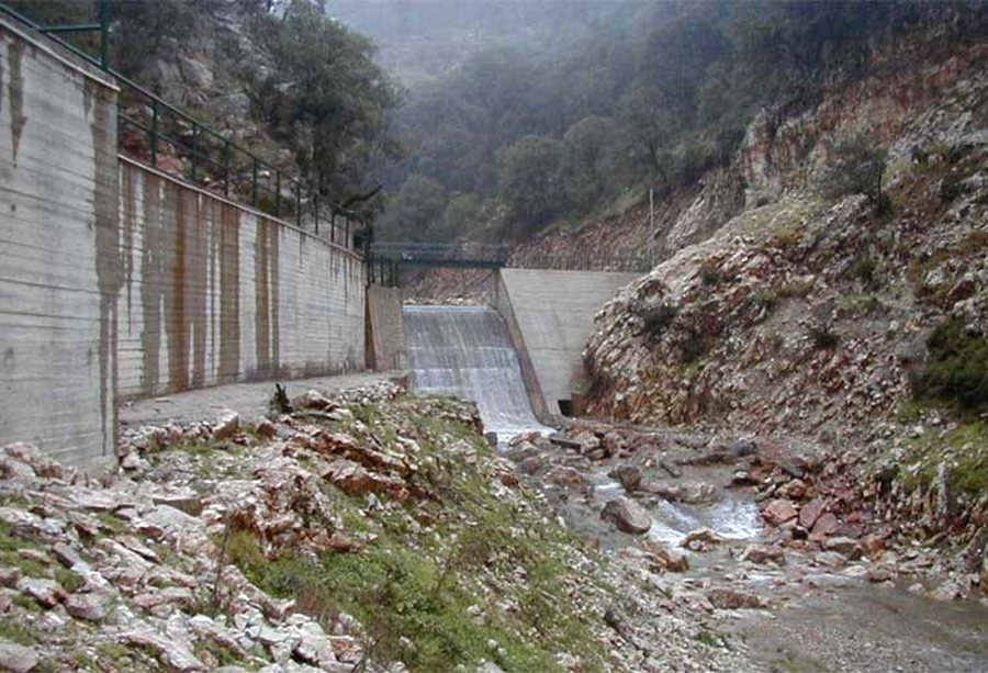 Greqi/ Punonte në ndërtimin e një hidrocentrali, emigranti shqiptar vdes si pasojë e rrëshqitjeve të dheut