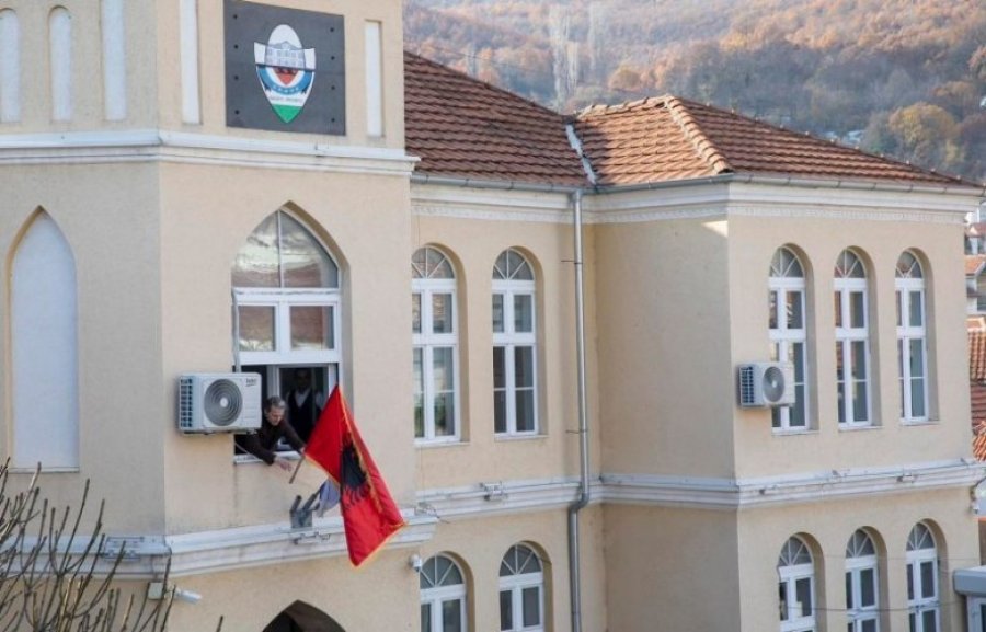 Sot do të vendoset flamuri shqiptar në komunën e Preshevës në Serbi