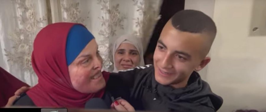 U burgos në 2015 në Izrael, palestinezja e liruar: Kam turp ta përqafoj djalin tim sepse ai u bë burrë
