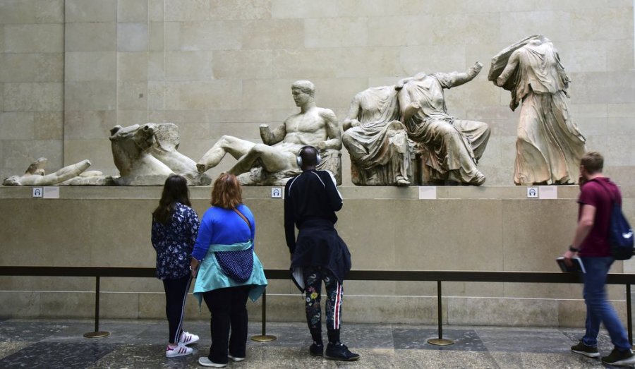 Skulpturat e Partenonit shkaktojnë përplasje diplomatike mes Britanisë së Madhe dhe Greqisë, Sunak anulon takimin me Mitsotakis