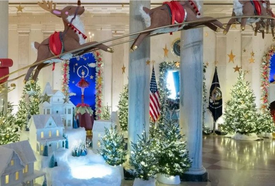 98 pemë Krishtlindjesh dhe më shumë se 142 mijë drita, Shtëpia e Bardhë zbukurohet për festa