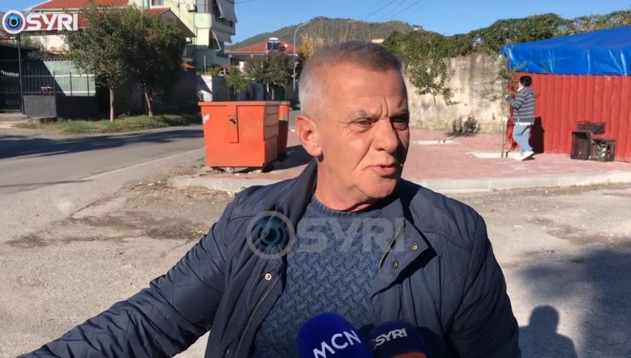 SYRI TV/ Trotuaret të pakalueshme nga këmbësorët në Elbasan, banorët: Kalojmë në rrugë, rrezikojmë