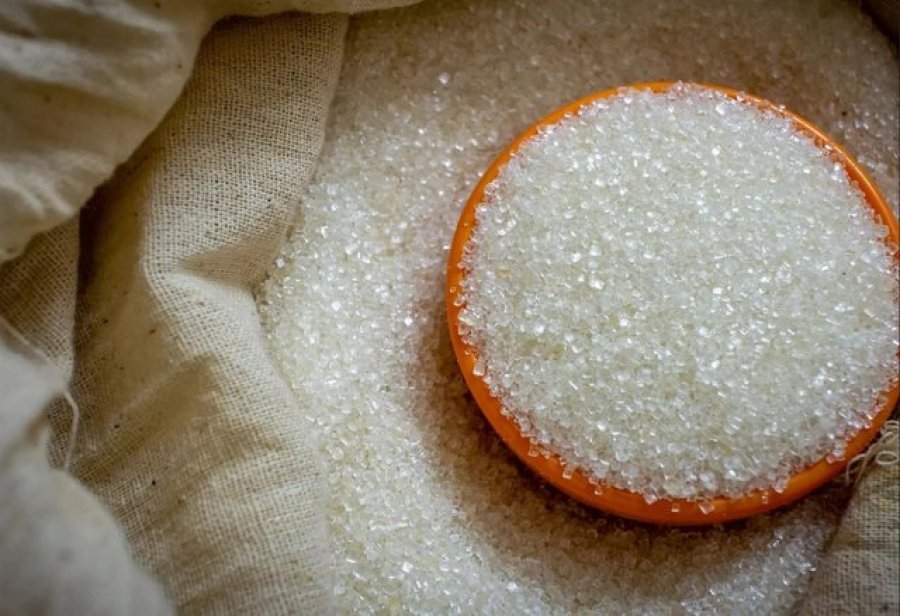 Importet e sheqerit ranë me 28% për 10-mujorin/ Importuesit: Tregtohet 30% më lirë se vjet