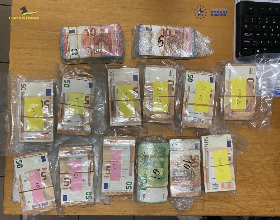 Kapen 139 mijë euro cash në Portin e Barit. Destinacioni, Shqipëria