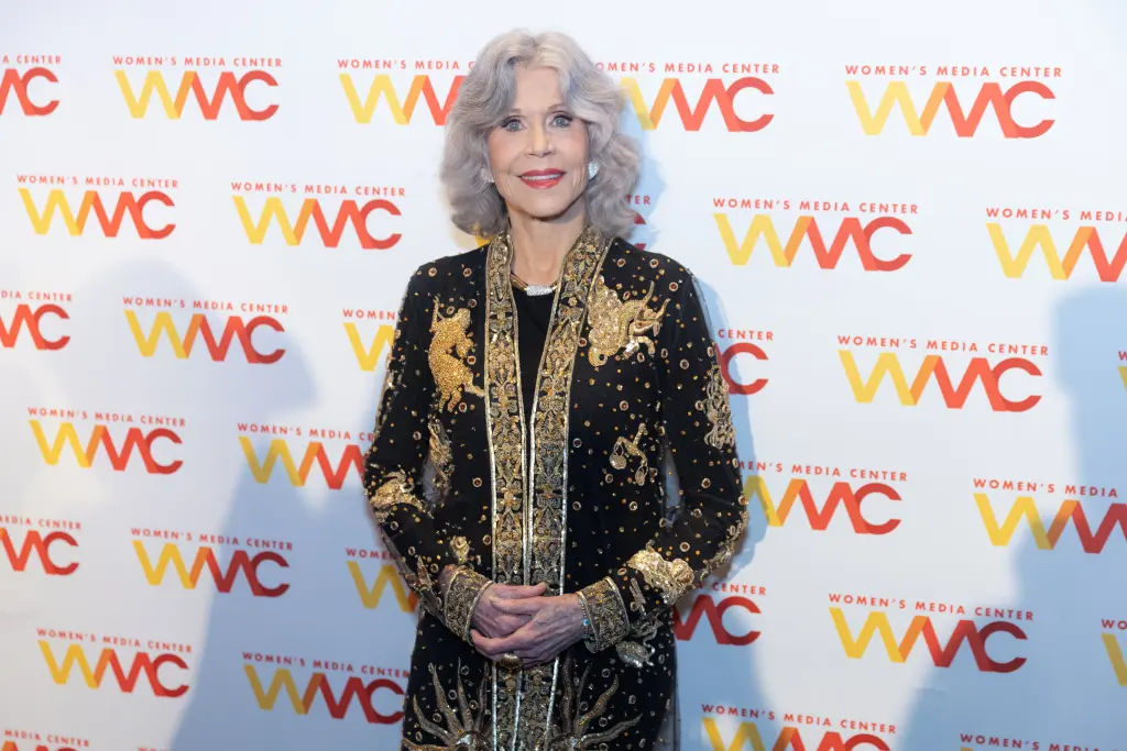 Pse e 'turpshmja' Jane Fonda, 85 vjeçe, do të dalë vetëm me një 'të dashur' 20-vjeçar
