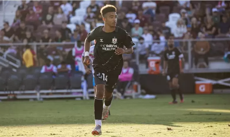 VIDEO/ E pabesueshme në Amerikë, futbollisti debuton në kampionat në moshën 13 vjeçare
