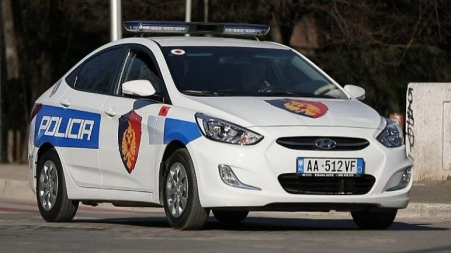 Prangoset 49-vjeçari i dehur në Tiranë, lagu me benzinë veten dhe gruan, më pas përplasi makinën
