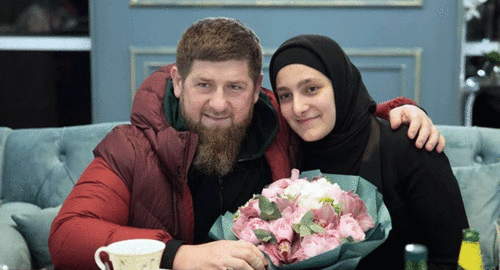 Lideri çeçen Kadyrov emëron të bijën 24-vjeçare zëvendëskryeministre
