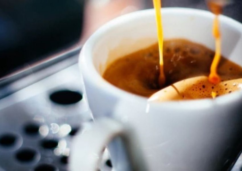 5 arsye se përse kafeja në mëngjes mund të jetë më e mirë se çaji