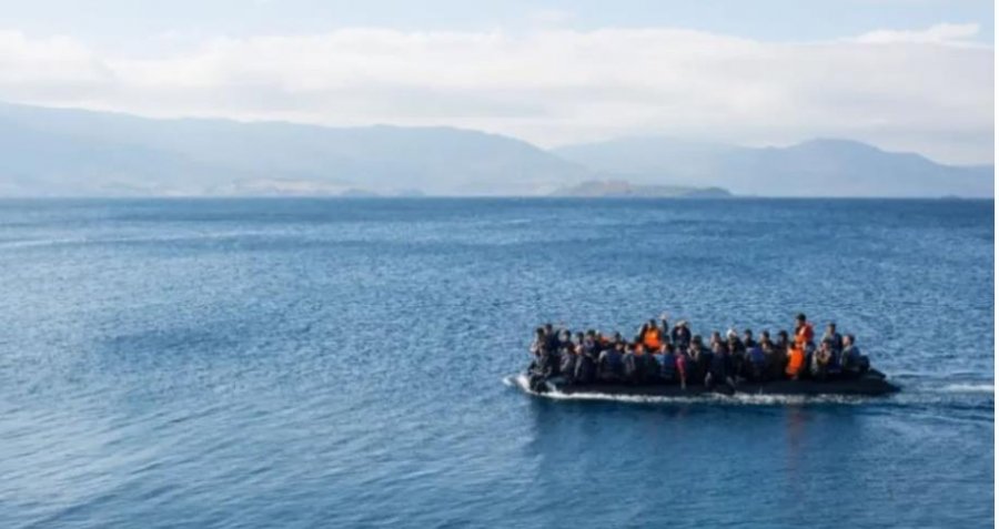 Qindra emigrantë shpëtohen pranë ishujve Kanarie