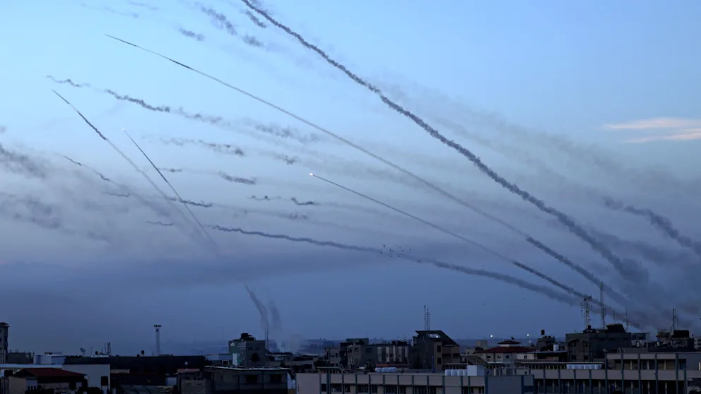 Sulmi me raketa nga Gaza në drejtim të Izraelit, pamje të shkatërrimit në Tel Aviv 