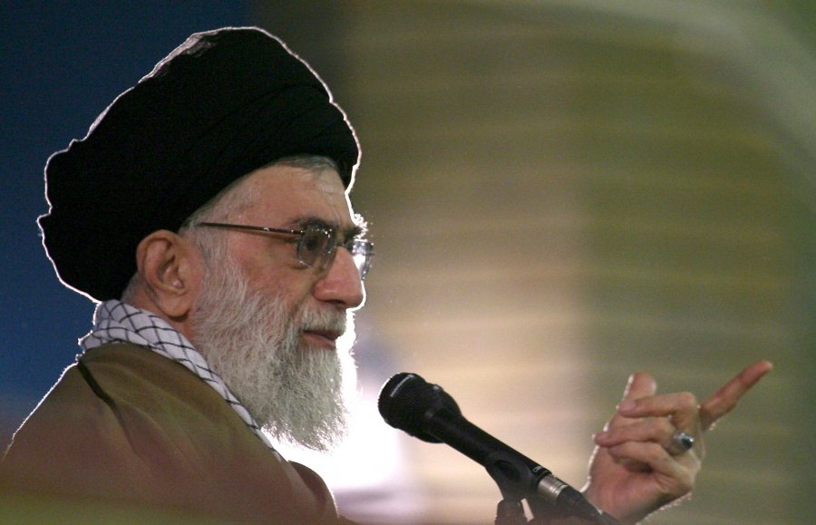 Lideri suprem i Iranit: Ne u puthim duart atyre që planifikuan sulmin