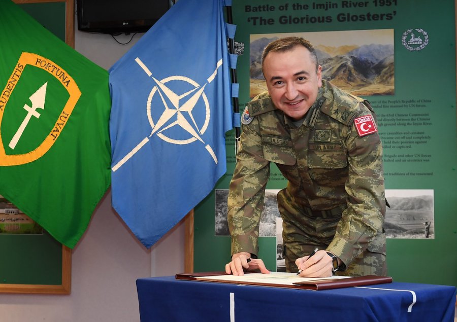 Gjenerali turk Ulutash merr detyrën e komandantit të KFOR-it