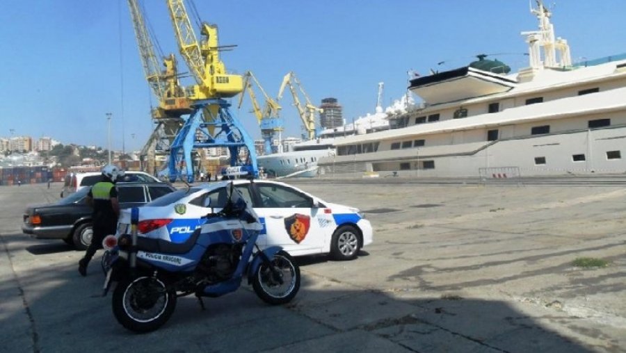 Kapet me pasaportë serbe në portin e Durrësit 45-vjeçari me rekorde kriminale nga Maqedonia e Veriut