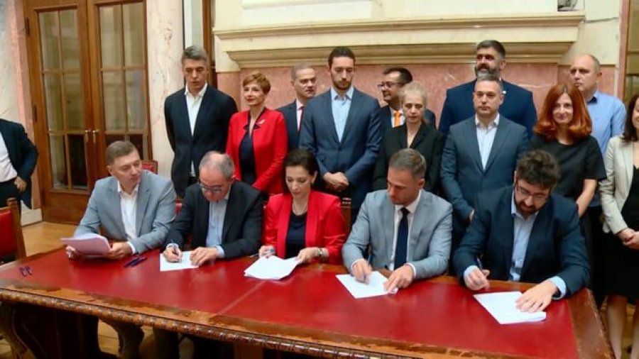 Edhe opozita serbe më e ashpër se Edi Rama, i kërkon BE-së të sanksionojë Vuçiçin