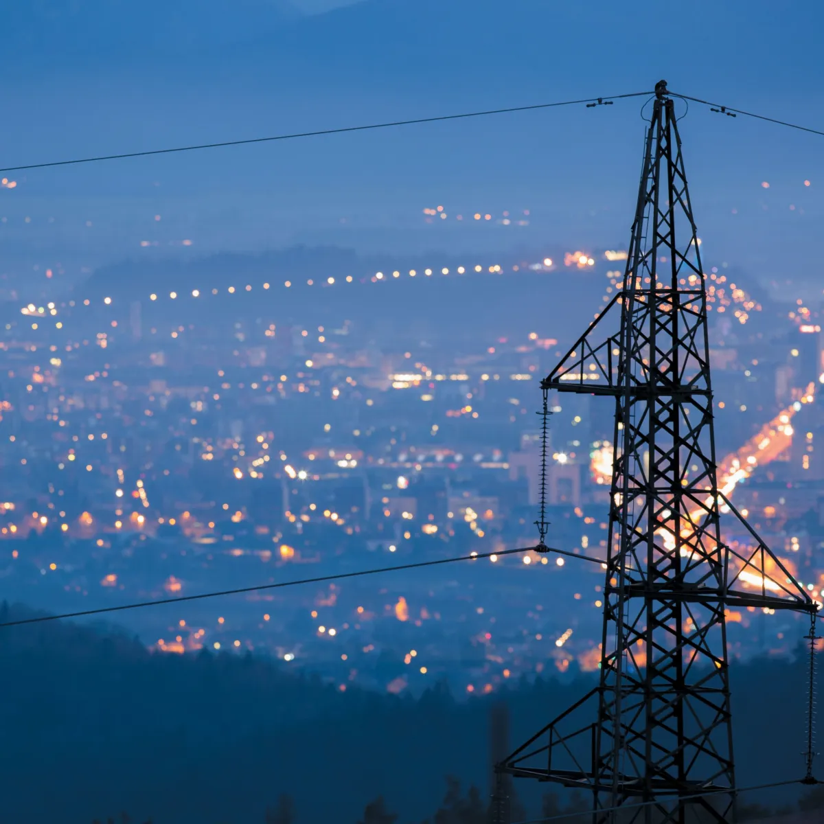 Bursa shqiptare bëhet me 15 anëtarë, çmimi mesatar i energjisë shkon në 99,39 euro/MWh