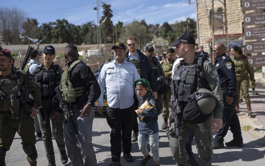 Izraeli: Do të pajisim civilët me armë, një kryengritje e re duket se është afër