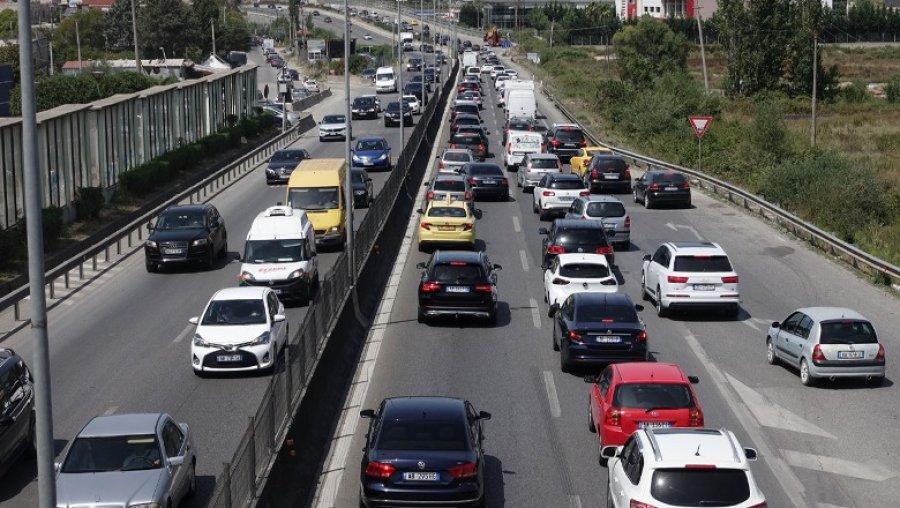 Shqipëri/ Mbi 262 mijë autovetura janë mbi 20-vjeçare, me kambio manuale dhe konsum nafte