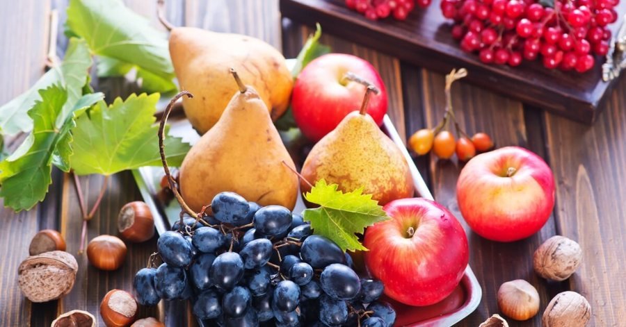 Çfarë frutash duhet të hani patjetër në vjeshtë?
