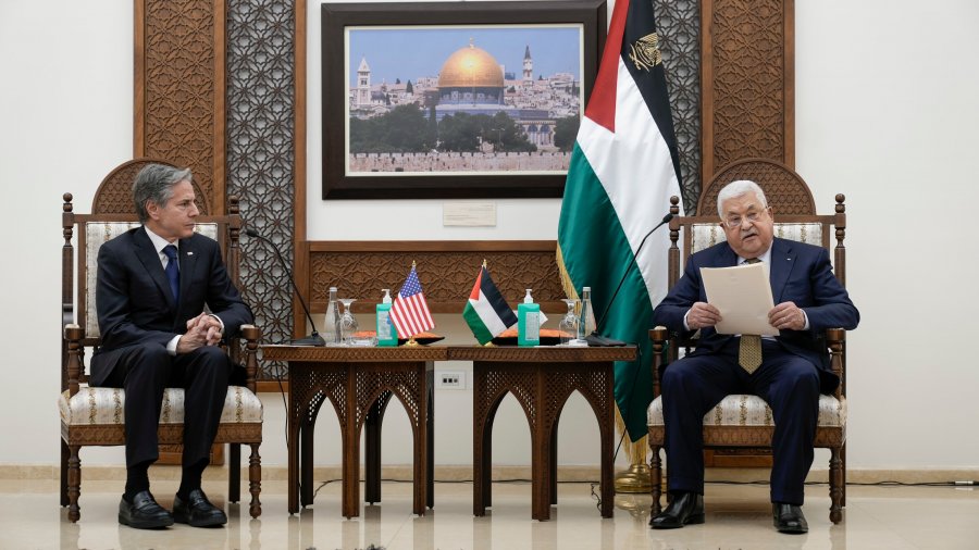 Blinken takohet me presidentin e Palestinës në Jordani