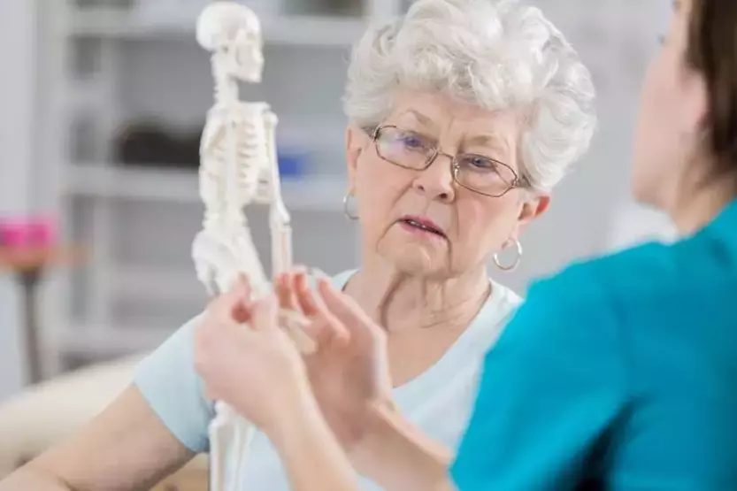 Ulni rrezikun e osteoporozës në 6 hapa