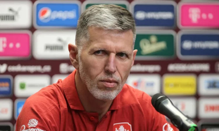 Humbja ndaj Shqipërisë, Çekia vendos përfundimisht për fatin e trajnerit Sylhavi